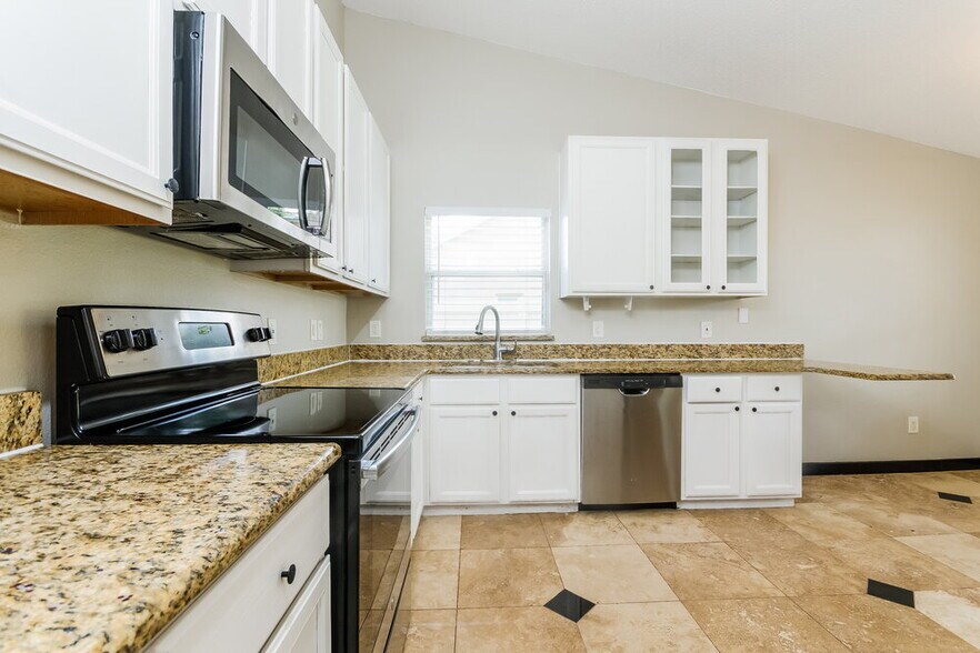 Building Photo - 17104 Cypresswood Way