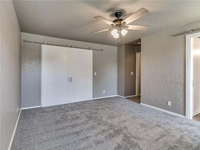 Building Photo - Spacious 4 Bedroom Home - Edmond Schools -...