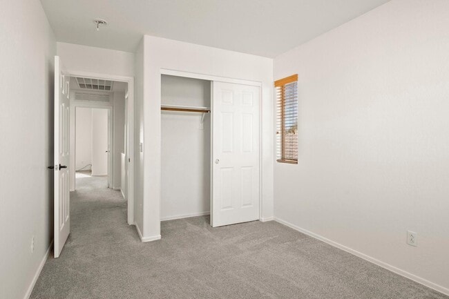 Building Photo - 3297 E Warbler Rd