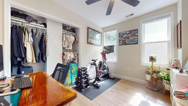 Building Photo - 1328 Morris Rd SE