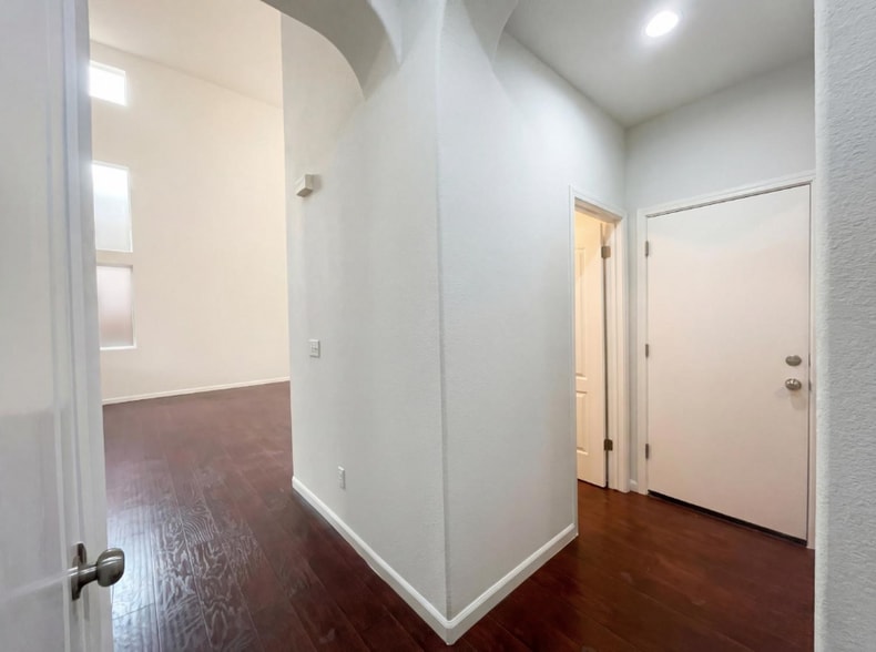 Building Photo - 8137 Wyndwillow Way