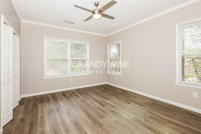 Building Photo - 6945 Merrywood Dr