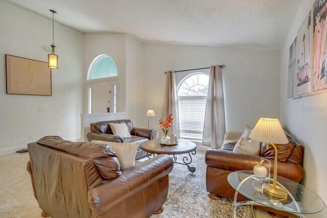 Building Photo - 739 Delancey Dr