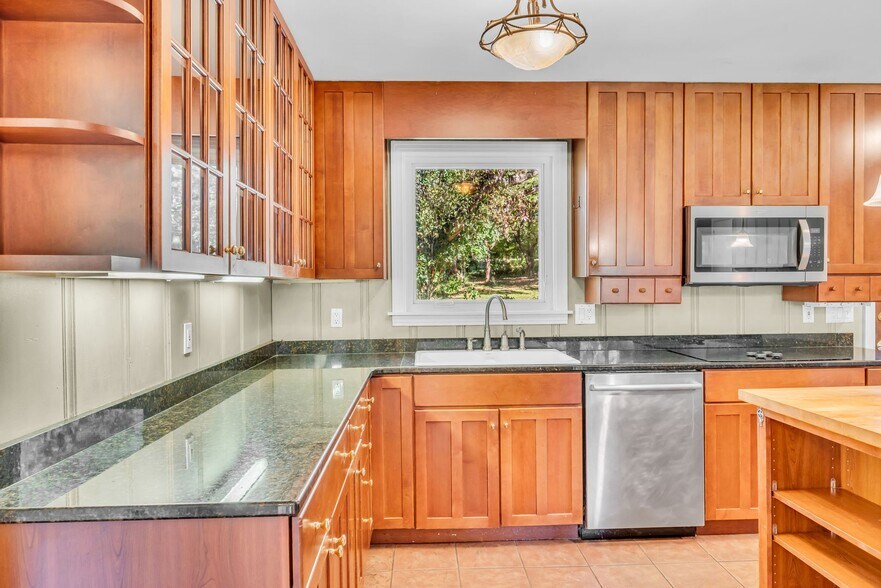 Building Photo - 526 Davidson Rd