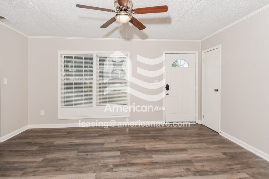 Building Photo - 4017 Tavineer Dr