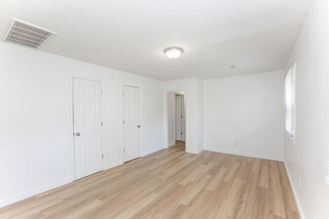 Building Photo - 9544 20th Bay St