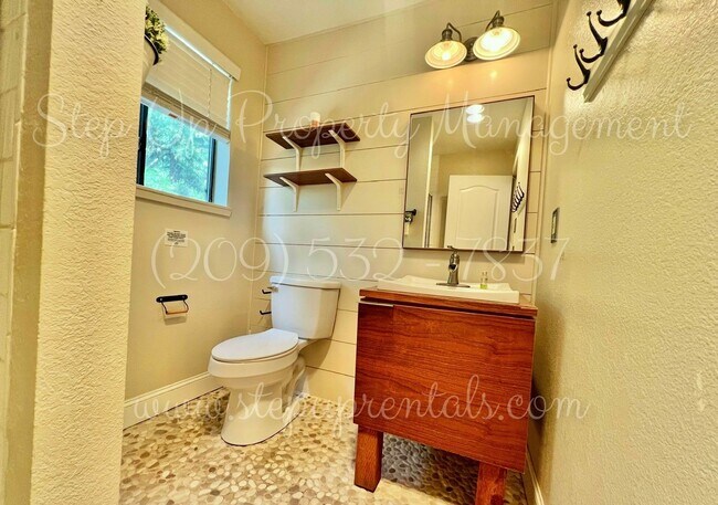 Building Photo - Cedar Ridge 3BR/3BA – Modern Amenities in ...