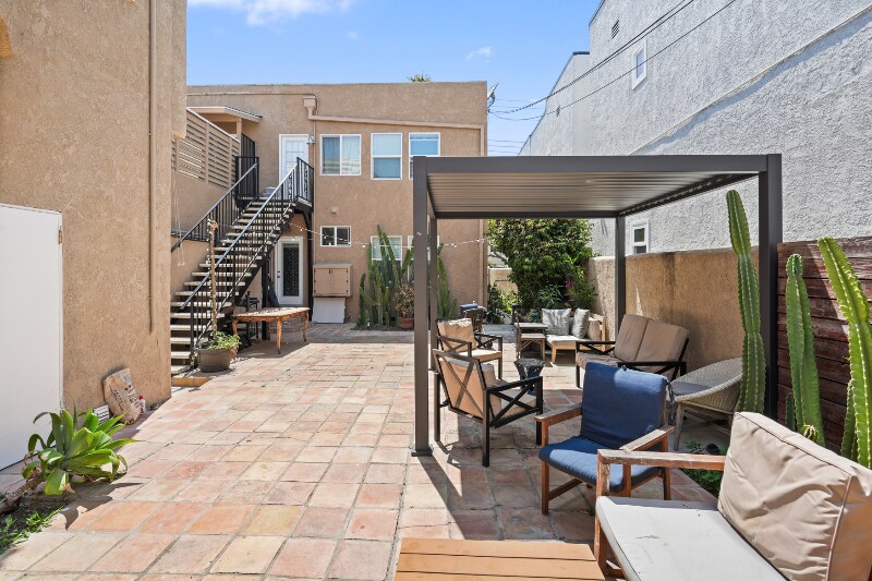 Building Photo - 1202 N Gower St