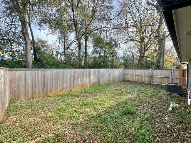 Building Photo - Pecan St. (LEASE UP ONLY)