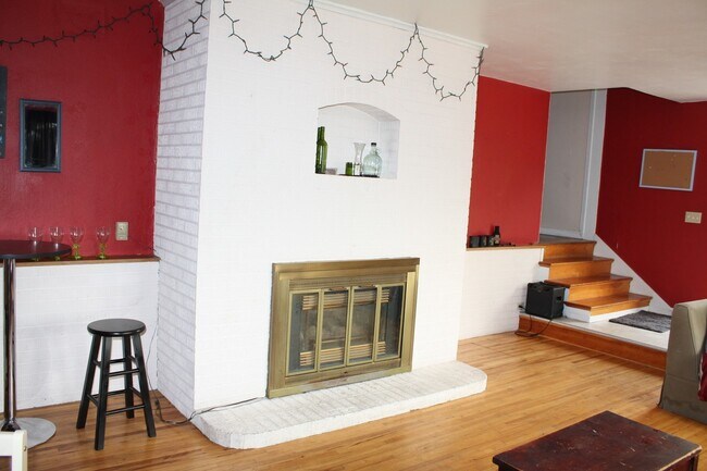 Building Photo - Single Family Home