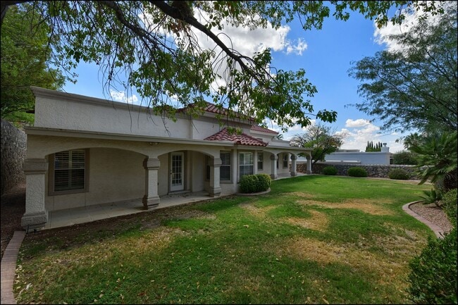 Building Photo - Available to view!