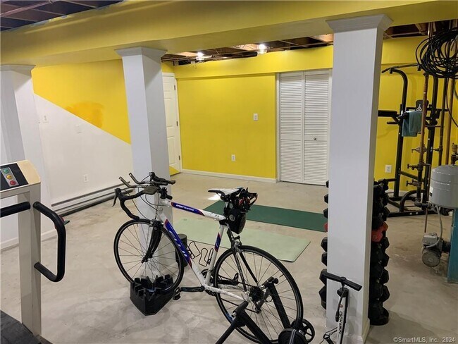 Building Photo - 9 Beech St