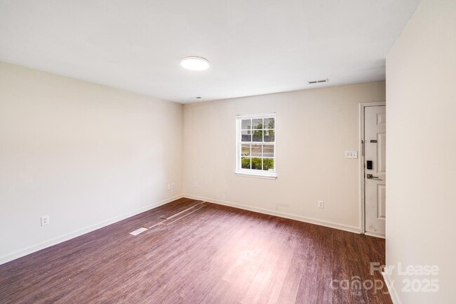 Building Photo - 3425 Anson St