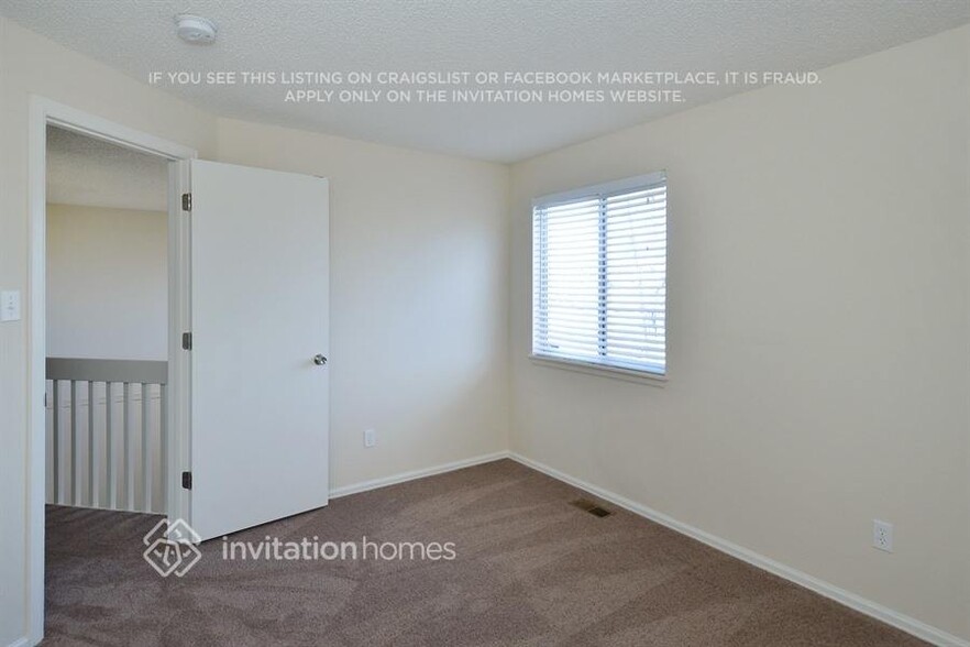 Building Photo - 5822 W 114th Pl