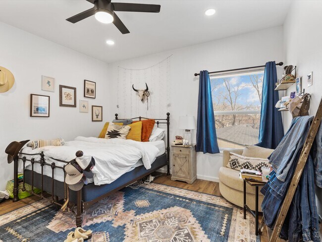 Building Photo - 3517 Mission St