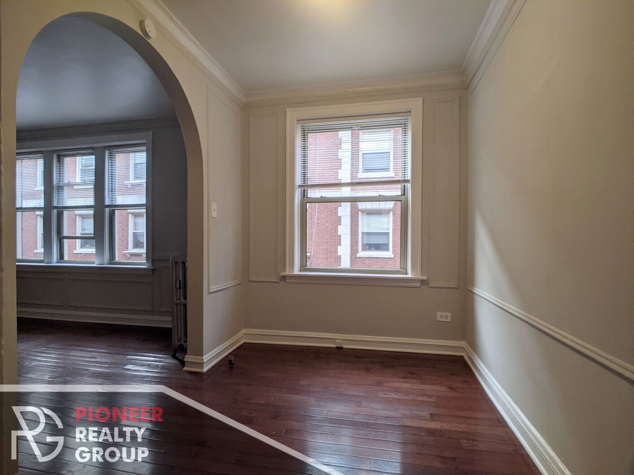 Building Photo - 542 W Surf St