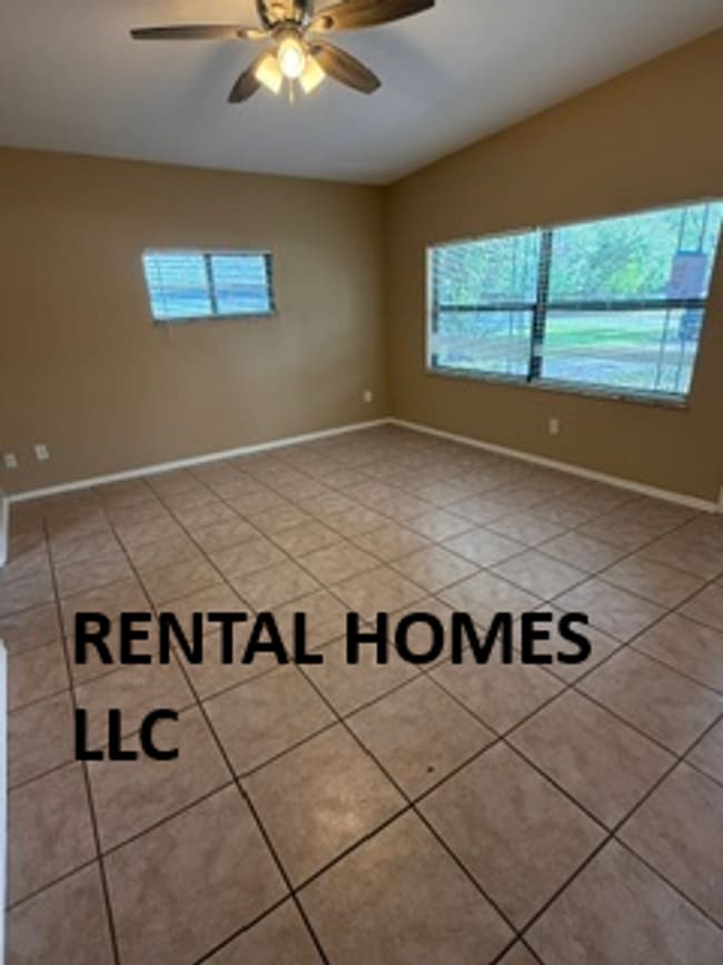 Building Photo - Total Privacy Home, Huge Detached Garage & No HOA in Beautiful Lake Mary