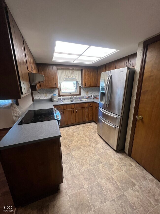 Building Photo - 616 Lawndale Dr