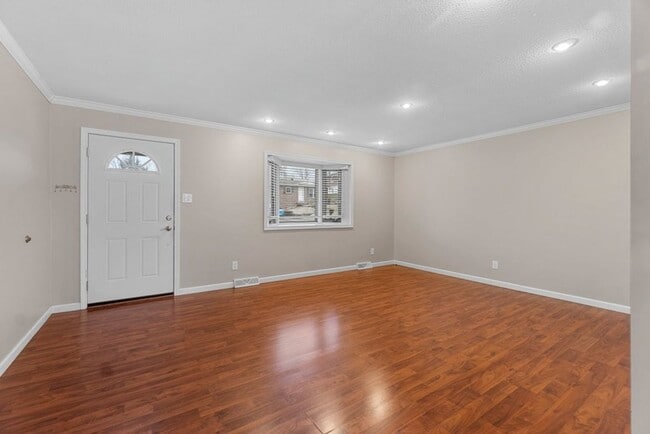 Building Photo - 3 Bedroom House in Cape