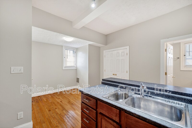 Building Photo - 145 E 14th St