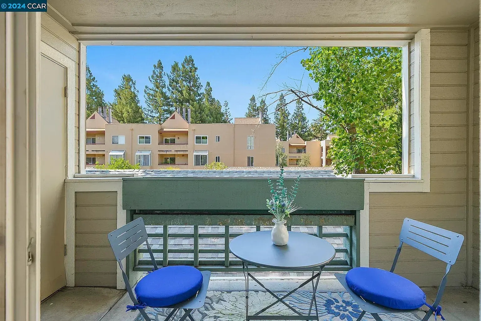 Building Photo - 2530 Oak Rd