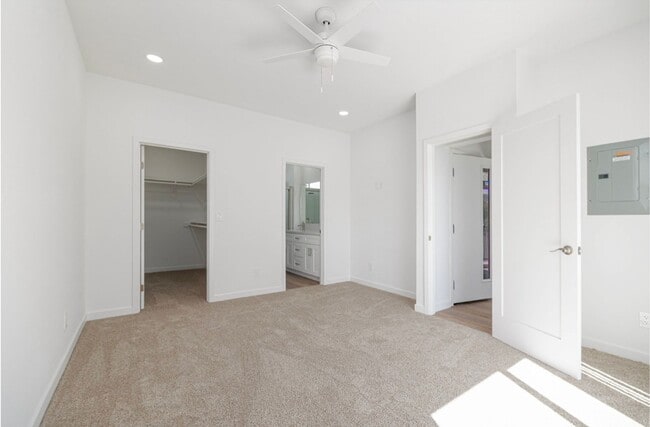 Building Photo - 1/2 Off First Month's Rent - New Construct...
