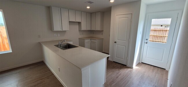 Building Photo - 26934 Cherry Plum Ln