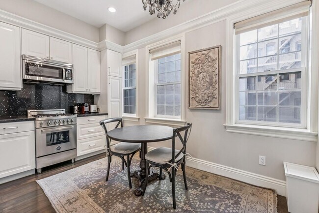 Building Photo - 690 Sutter St