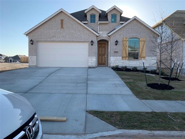 Building Photo - 6145 Teodoro Bend