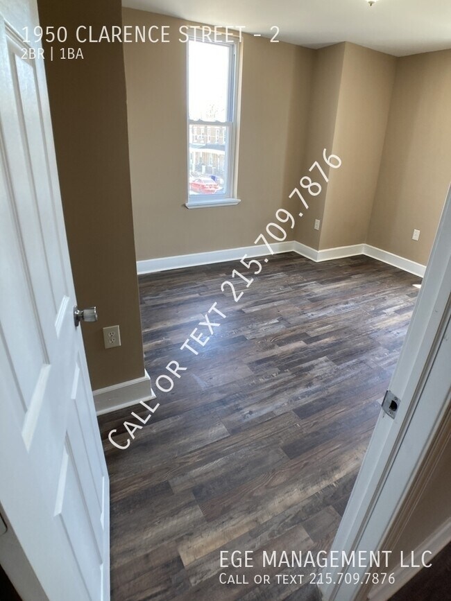 Building Photo - 1950 Clarence St