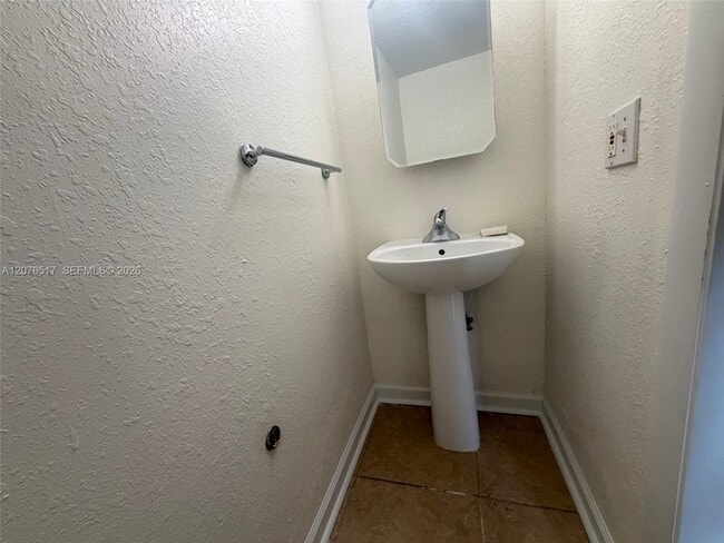 Building Photo - 8950 SW 69th Ct