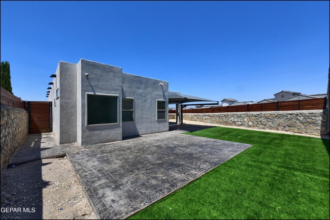 Building Photo - 218 Rutland Pl