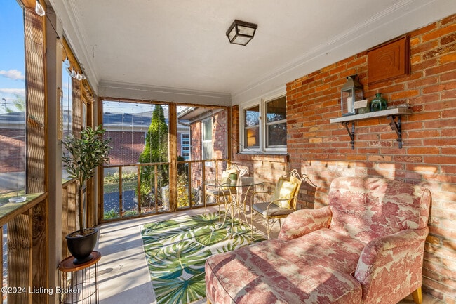 Building Photo - 704 Indian Ridge Rd