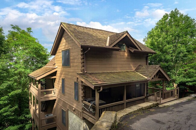 Building Photo - 49 Valley Dr