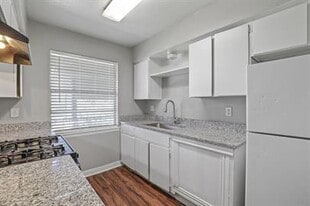 Building Photo - Ennis Place Apartments