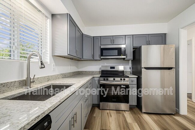 Building Photo - 8300 Robinson St