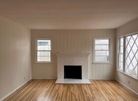 Building Photo - 1304 Walnut Ave