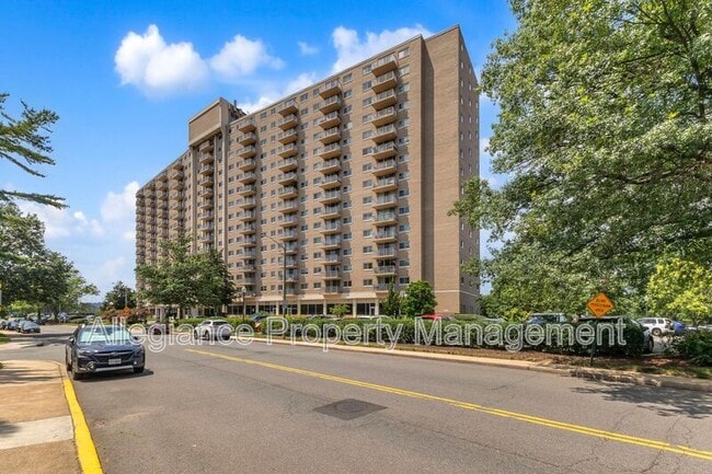 Building Photo - 1225 Martha Custis Dr