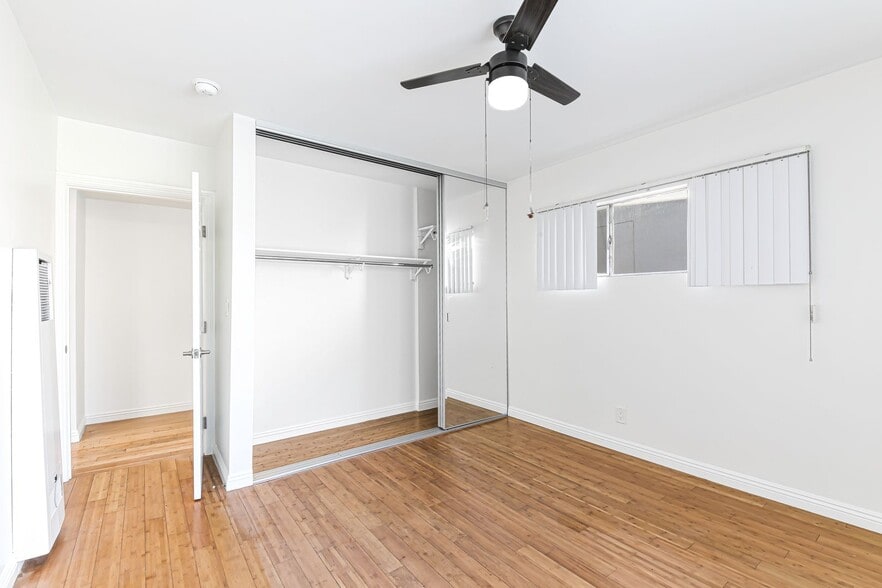 Building Photo - 809 Flora Dr