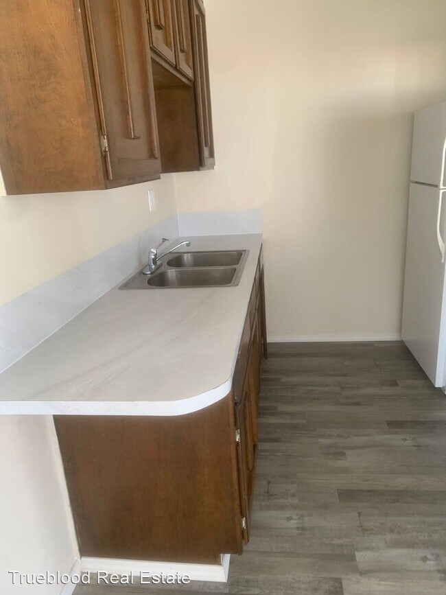 Building Photo - 2 br, 1 bath House - 531 Fairchild Apt #12
