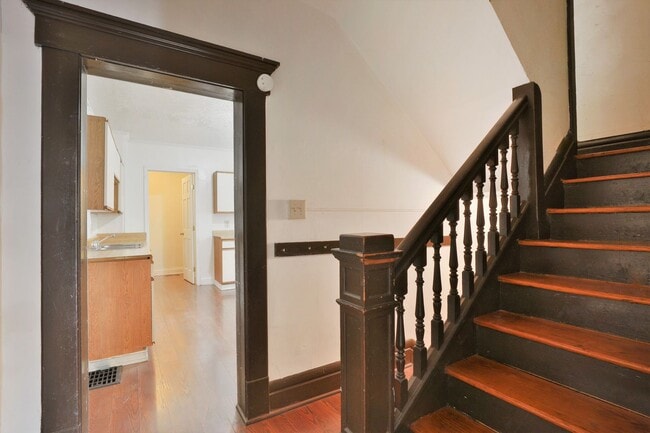 Building Photo - 5 Bedroom Right off of High St - OSU Campus