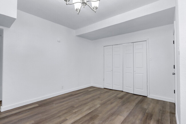 Building Photo - "Charming 3-Bedroom Sanctuary on Buckingha...