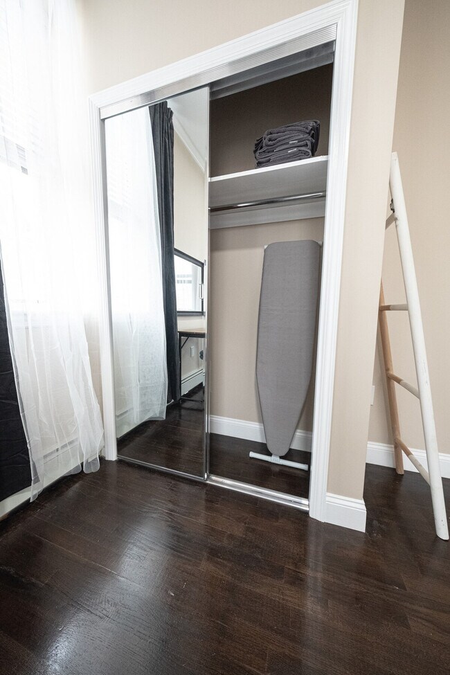 Building Photo - 245 W 113th St