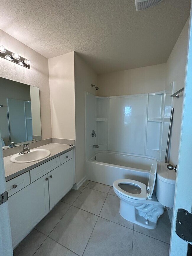 Building Photo - 96 Whispering Brk Dr