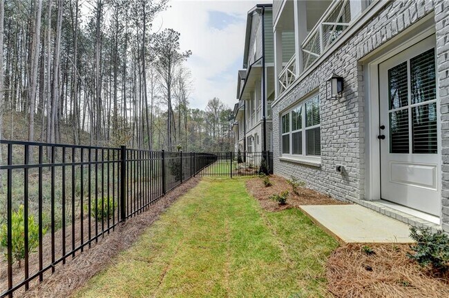 Building Photo - 106 Pinecone Pkwy