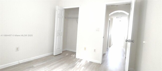 Building Photo - 2616 SE 14th Ave