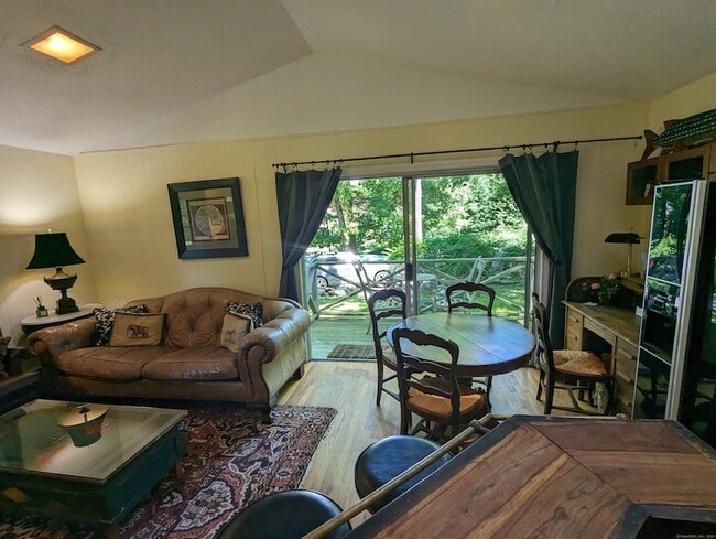 Building Photo - 3 Wild Rose Ln