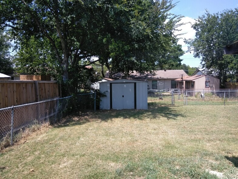 Building Photo - 13237 Valley Forge Cir