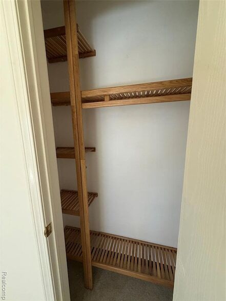 Building Photo - 15894 Cambridge Dr