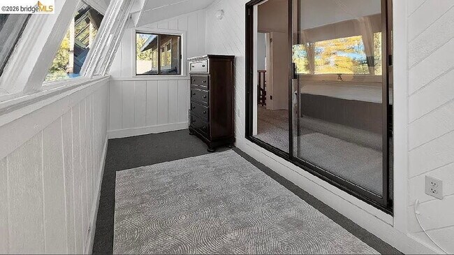 Building Photo - Single Family Home For Rent